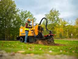 SG-75W – RUBBER-TIRE STUMP GRINDER