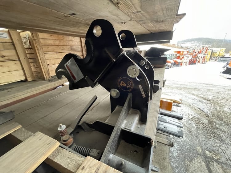 CAL KUBOTA KX080 TO SKID STEER ADAPTOR