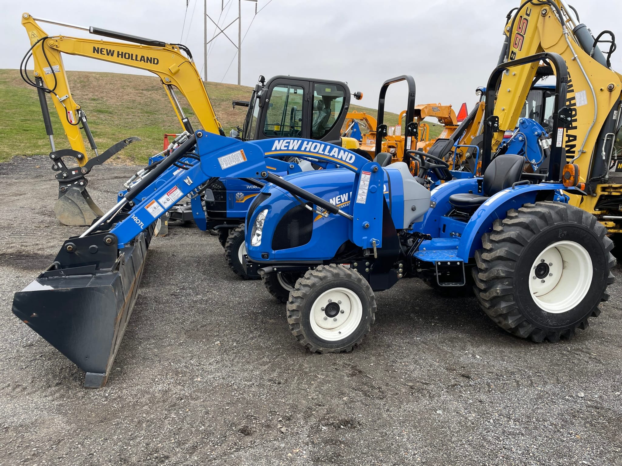 NEW HOLLAND WORKMASTER 40 TRACTOR