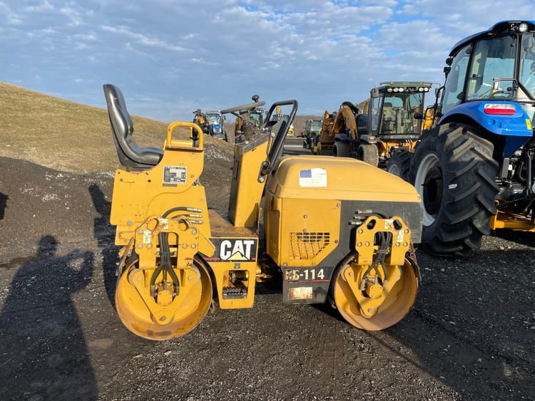 CAT CB-114 ROLLER