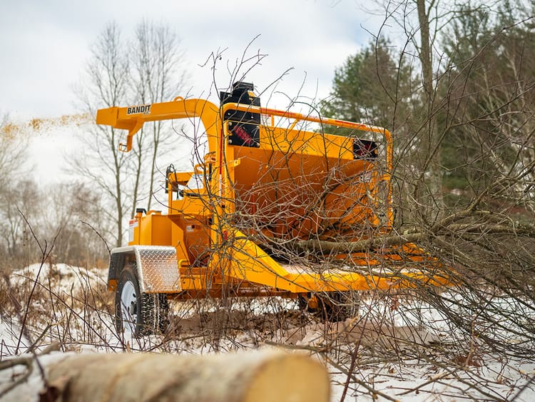 90XC –  TOWABLE HAND-FED CHIPPER