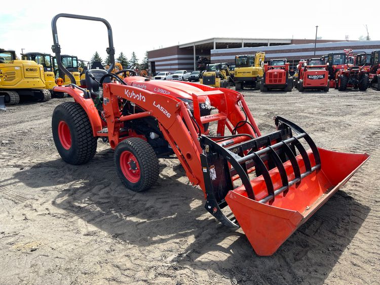 KUBOTA L3902 TRACTOR