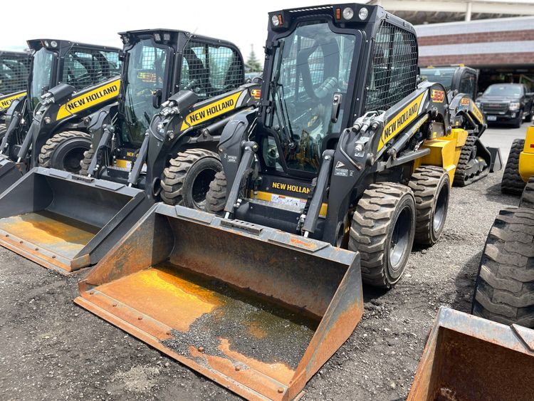 NEW HOLLAND L320 SKID STEER