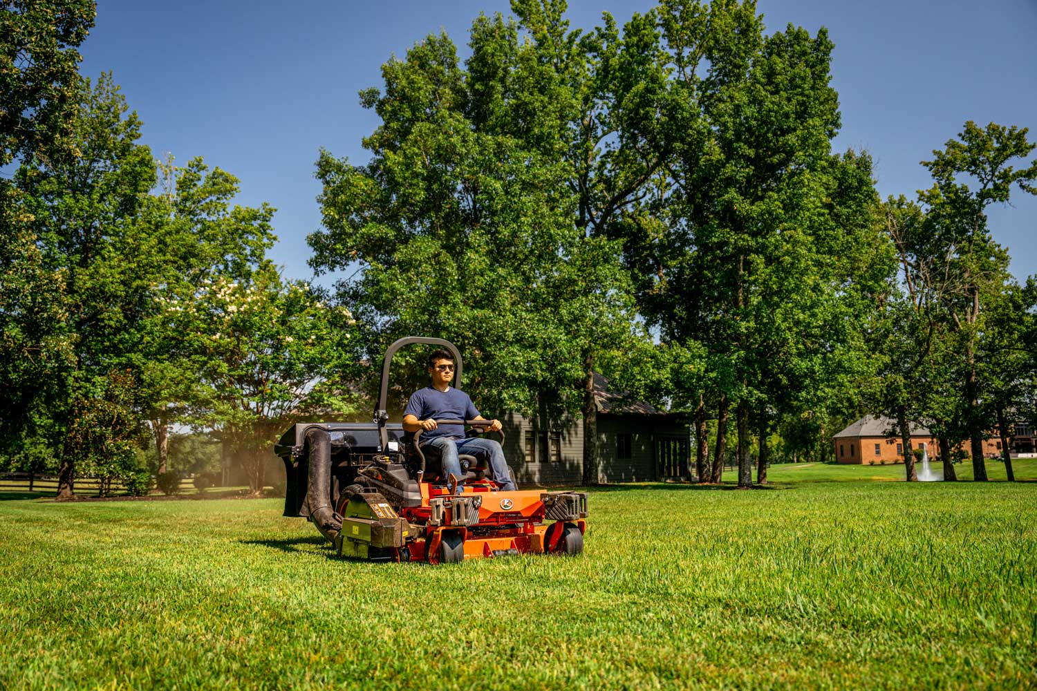 Z400 SERIES MOWERS - Westchester Tractor